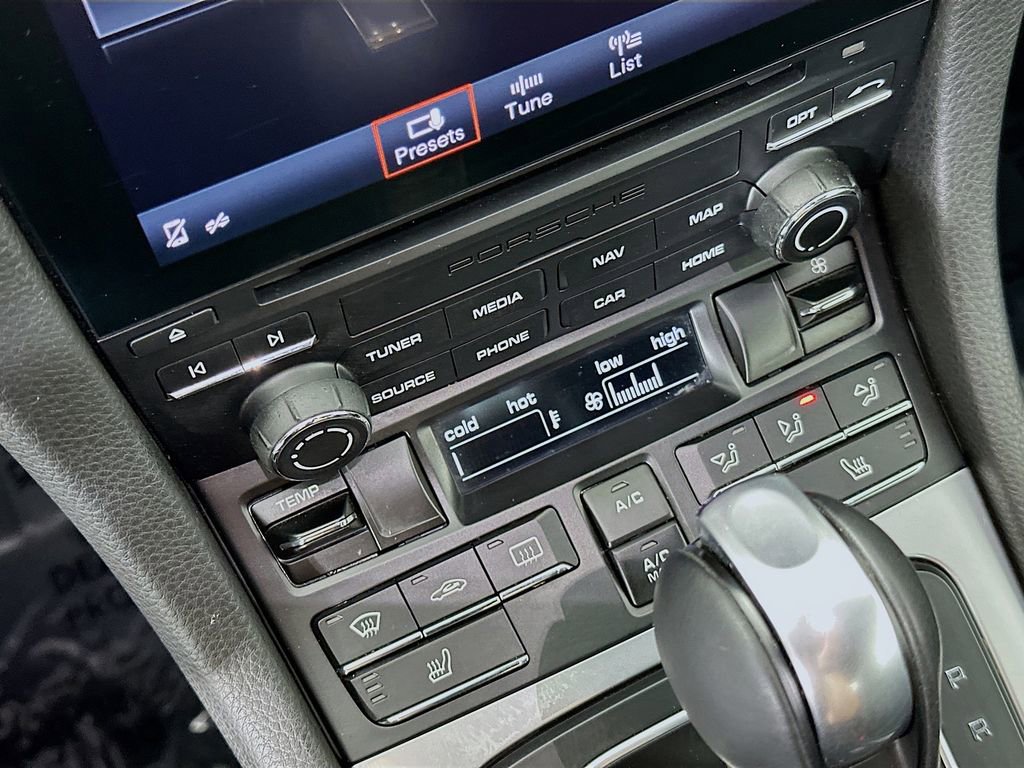Used 2018 Porsche 718 Cayman RWD image 17