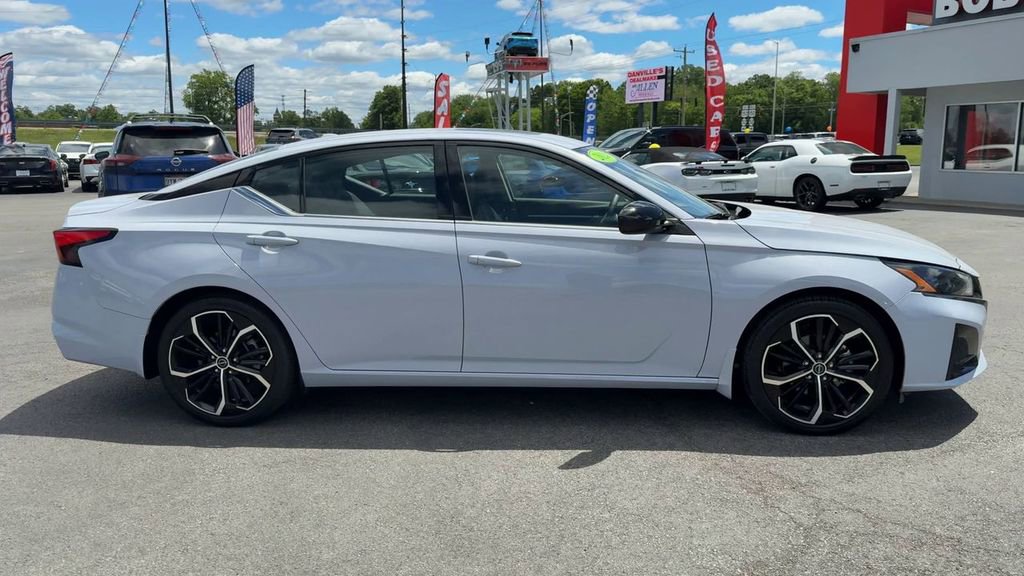 Used 2024 Nissan Altima 2.5 SR w/ SR Premium Package FWD image 8