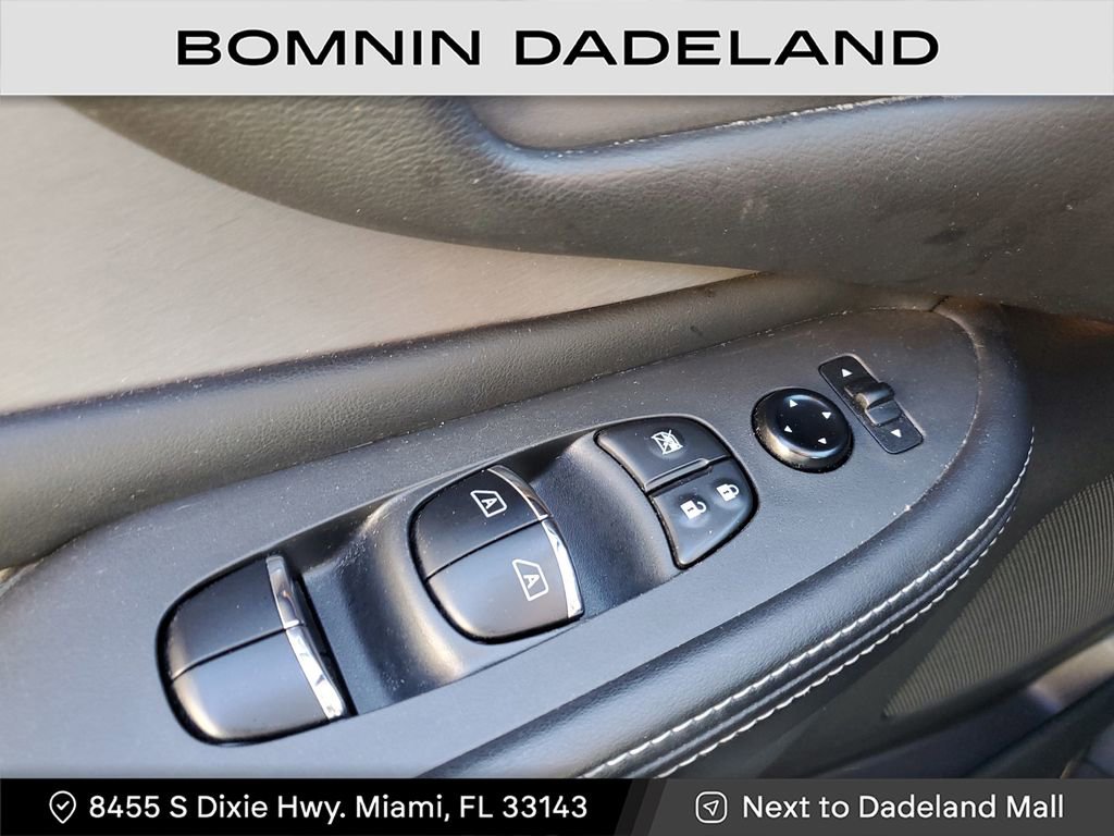 Used 2023 Nissan Murano SL image 8