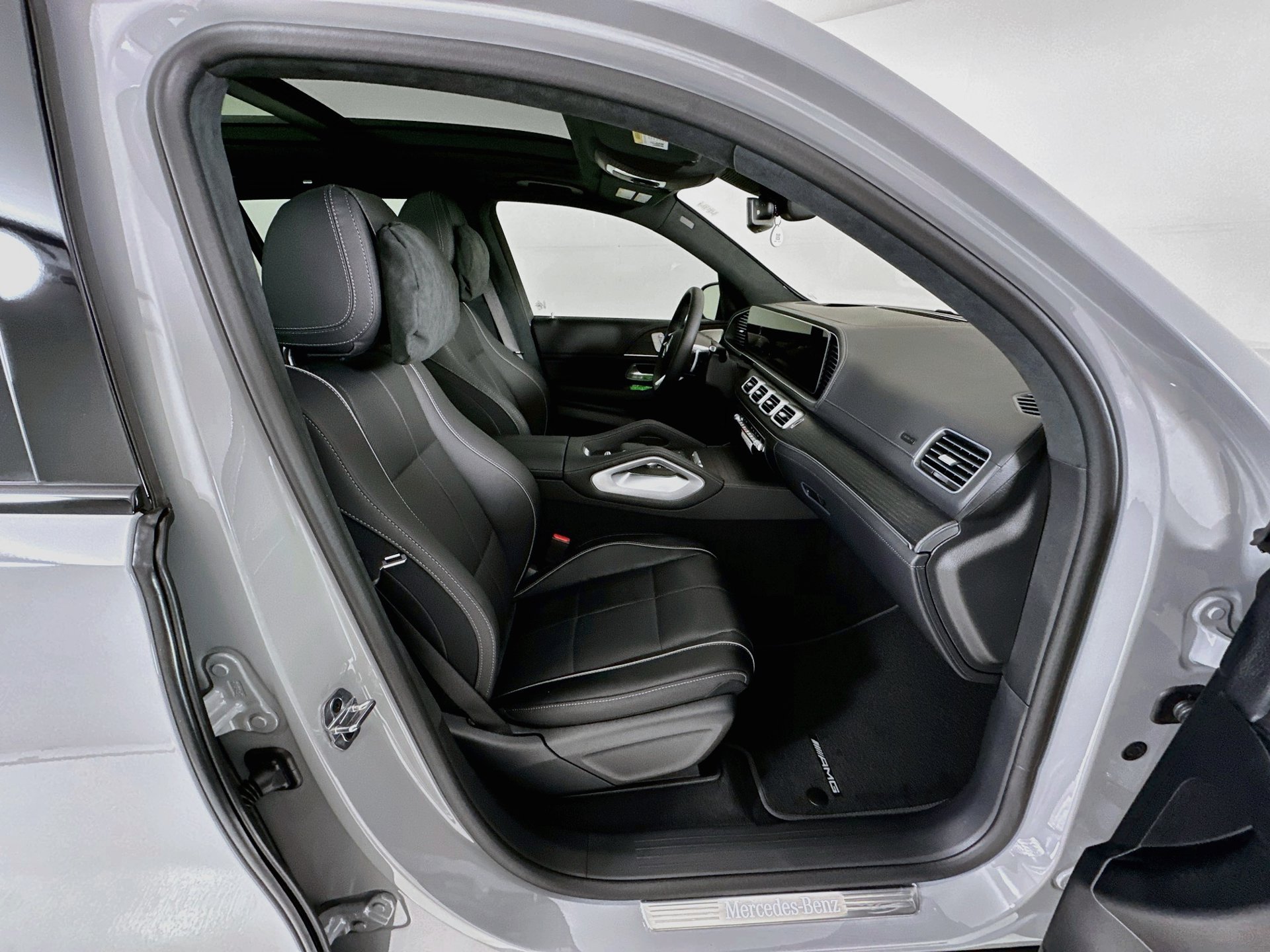 New 2026 Mercedes-Benz GLS 580 4MATIC image 33