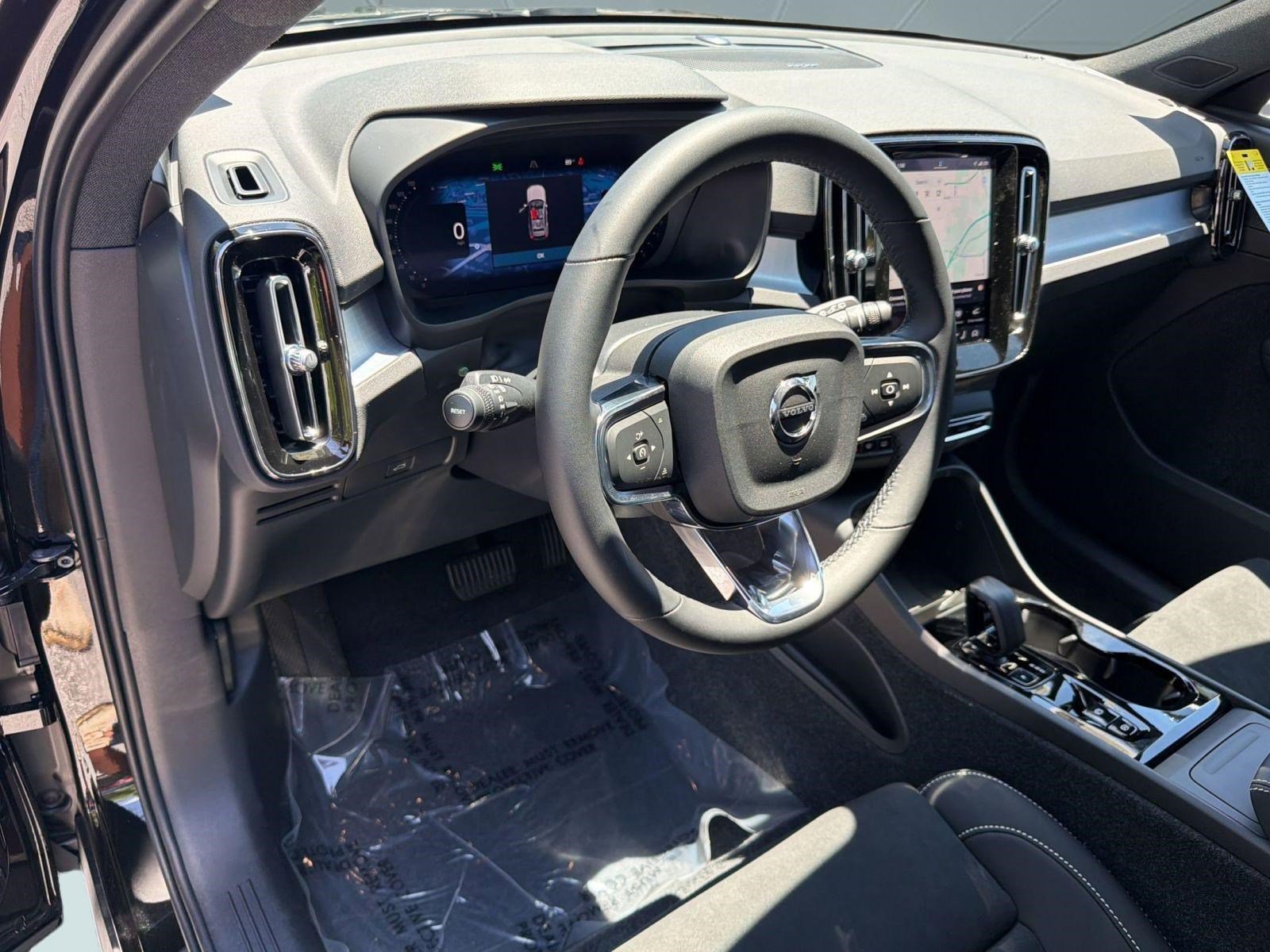 New 2026 Volvo XC40 B5 Ultra w/ Climate Package AWD/4WD image 4