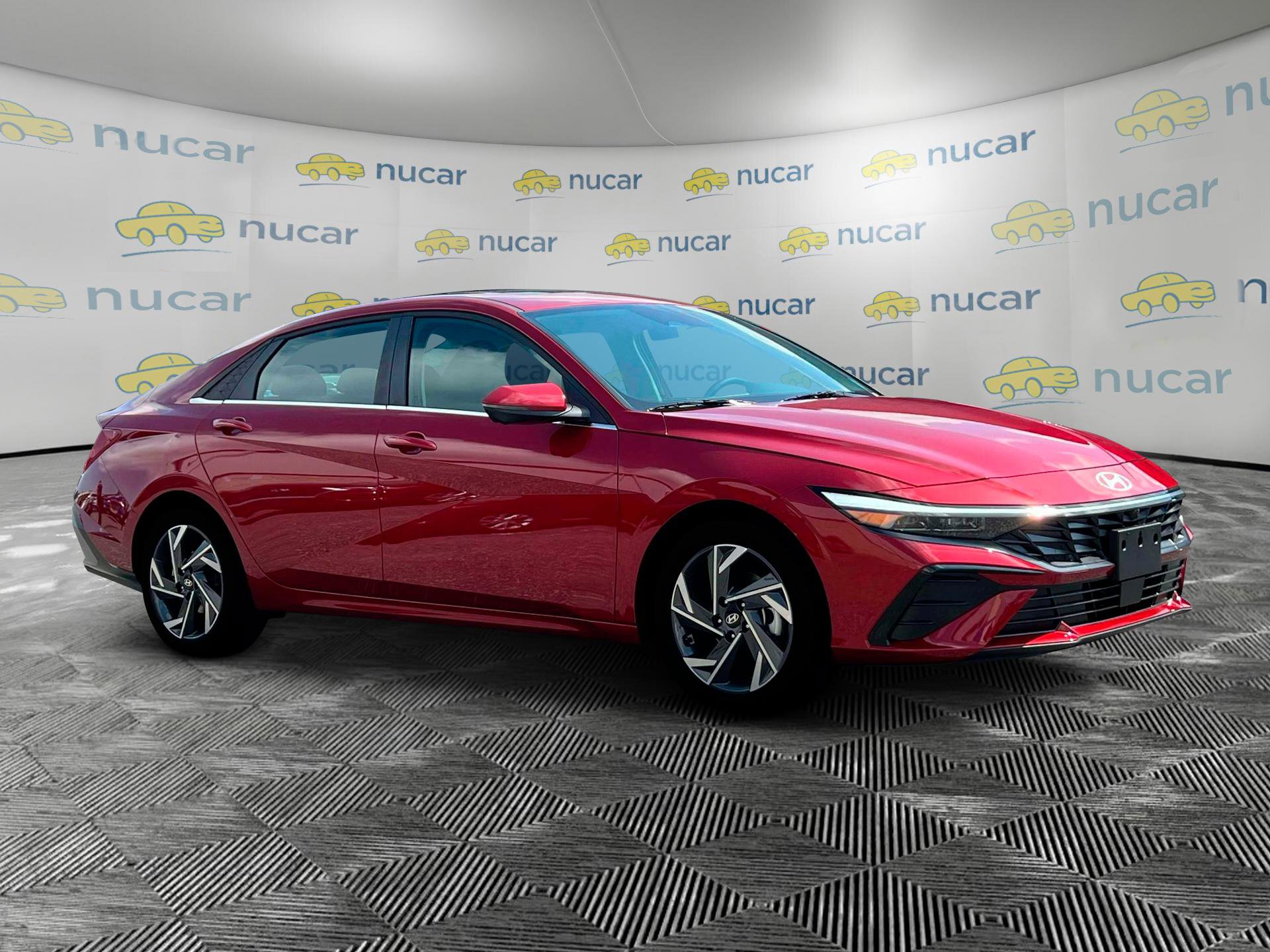 Used 2025 Hyundai Elantra Limited image 10