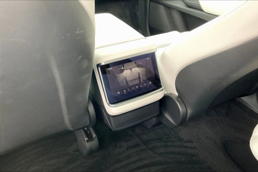 Used 2022 Tesla Model X Plaid image 10