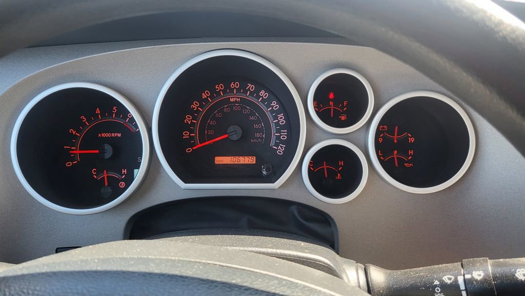 Used 2013 Toyota Tundra 4x4 Double Cab w/ SR5 Pkg image 29