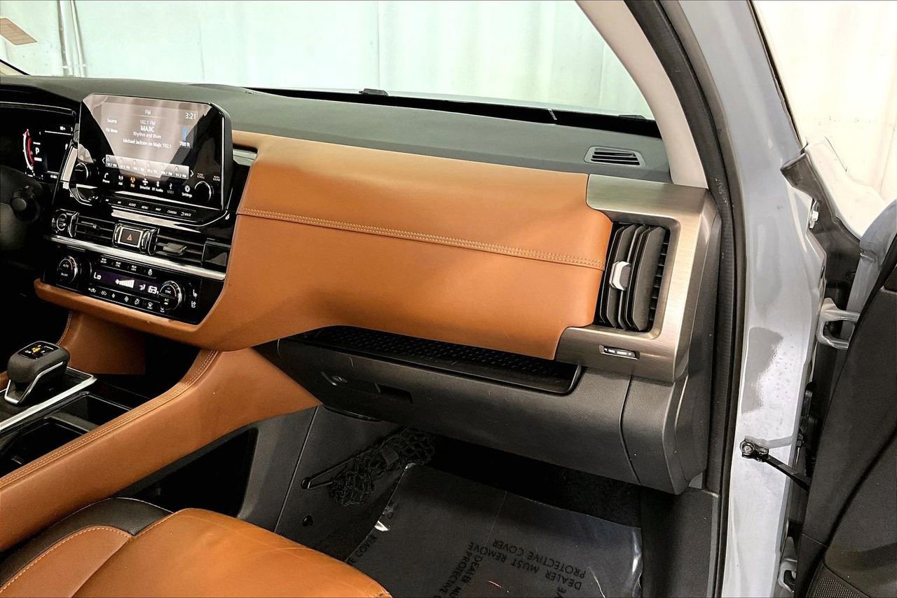 Used 2023 Nissan Pathfinder Platinum w/ Cargo Package FWD image 16