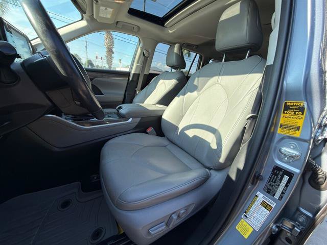 Used 2021 Toyota Highlander Limited FWD image 10