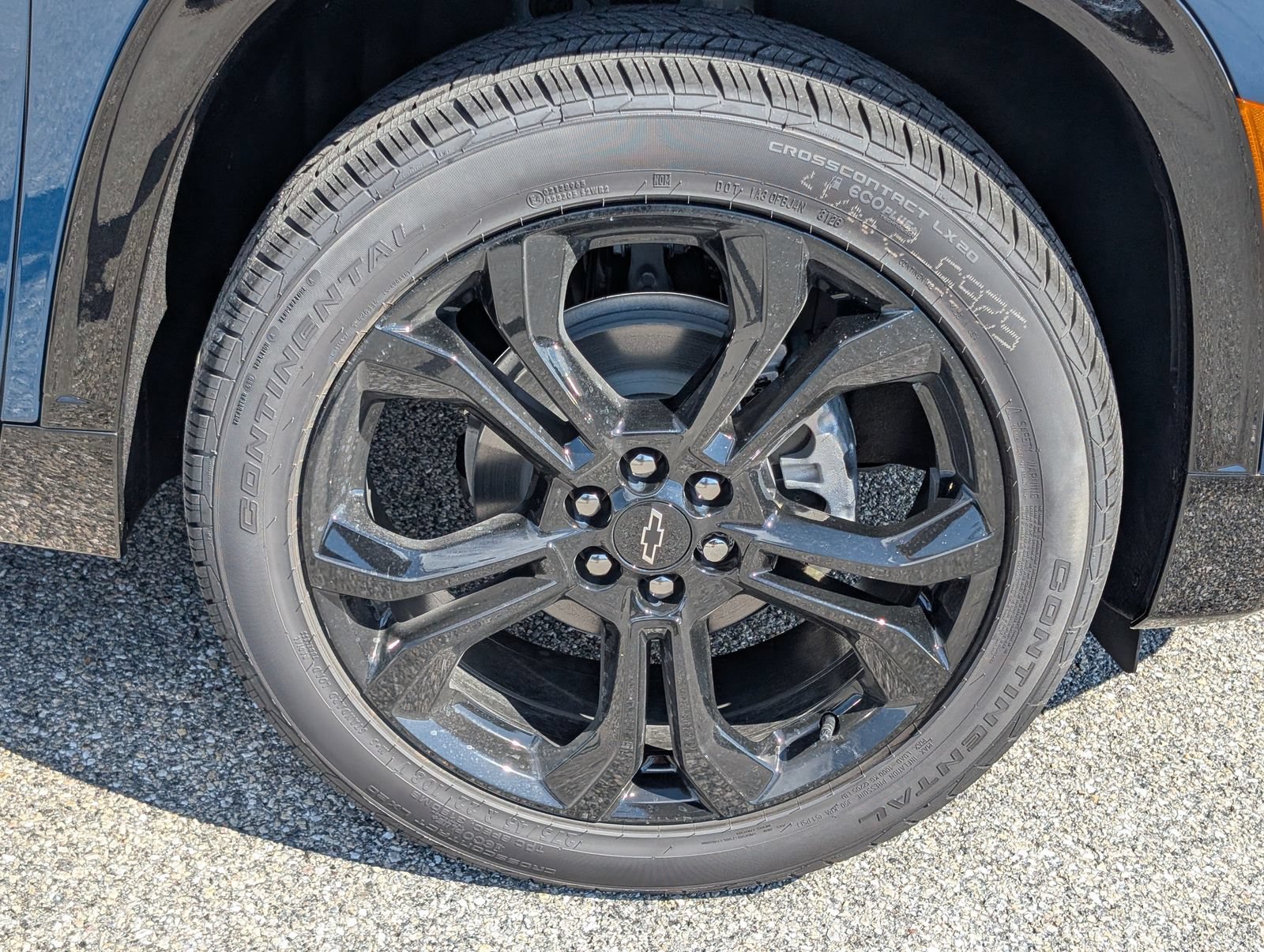 New 2027 Chevrolet Traverse RS w/ LPO, Floor Liner Package FWD image 7