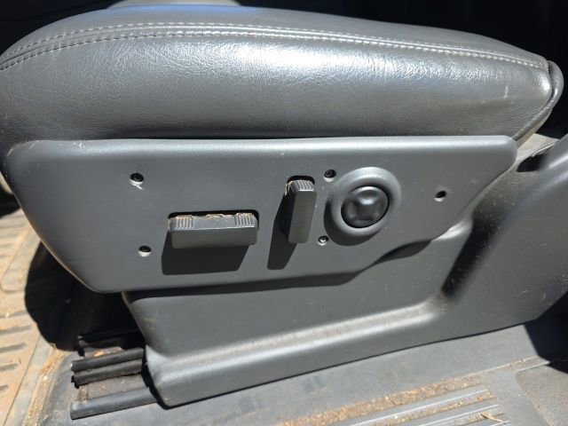Used 2005 Chevrolet Silverado 2500 LT w/ Heavy-Duty Power Package RWD image 10