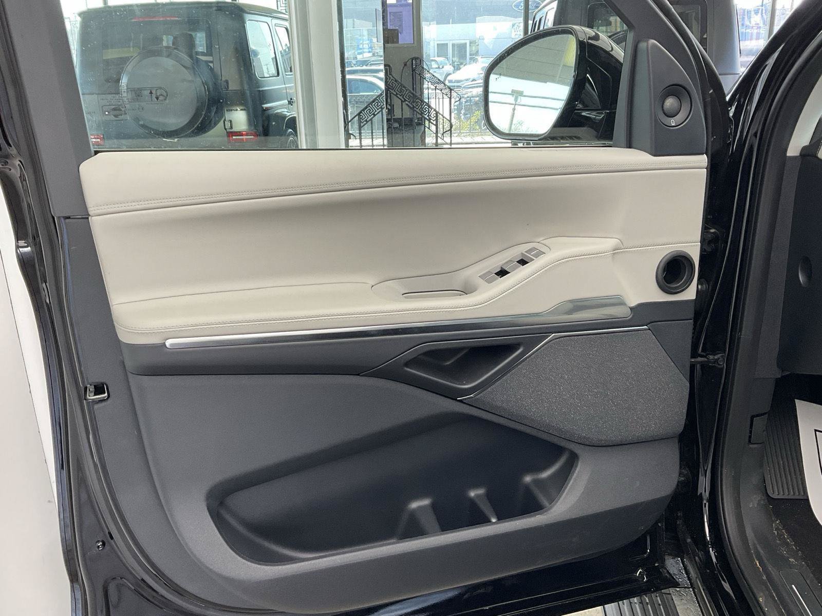 New 2026 Lincoln Navigator Reserve AWD/4WD image 9