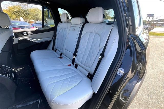 Used 2025 BMW X5 xDrive40i w/ Climate Comfort Package image 19