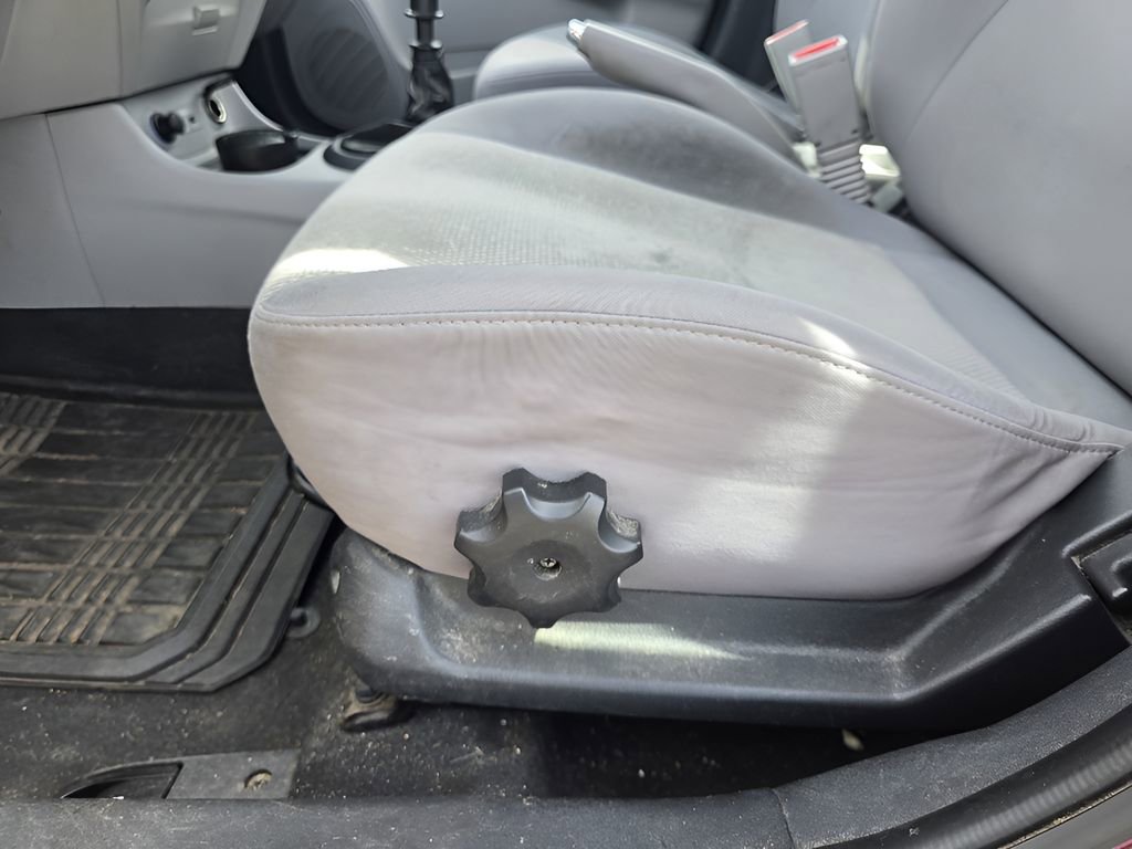 Used 2010 Hyundai Accent GLS image 16