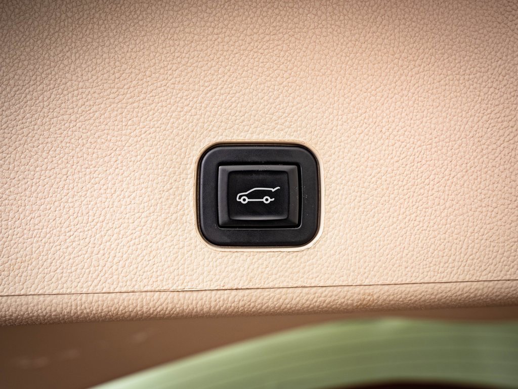 Used 2014 Cadillac SRX Performance w/ Driver Awareness Package image 20