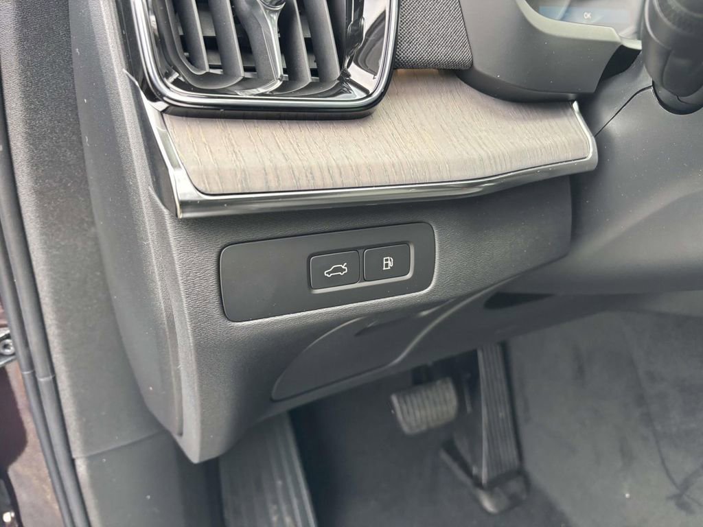 New 2026 Volvo XC90 T8 Ultra w/ Protection Package Premier image 15