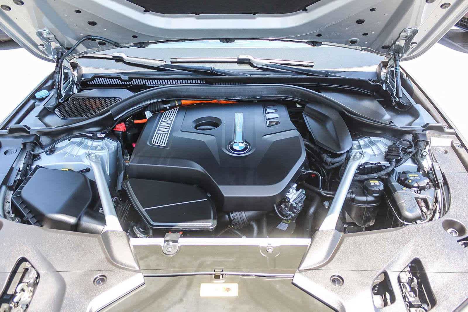 Used 2020 BMW 530e w/ Convenience Package RWD image 27