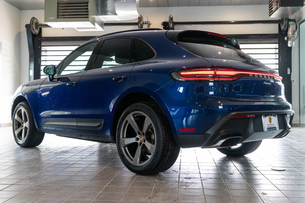Certified 2026 Porsche Macan AWD/4WD image 3
