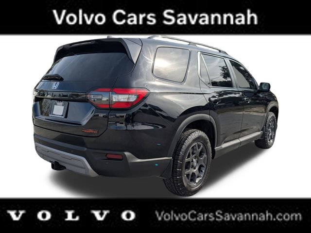 Used 2025 Honda Pilot TrailSport image 5