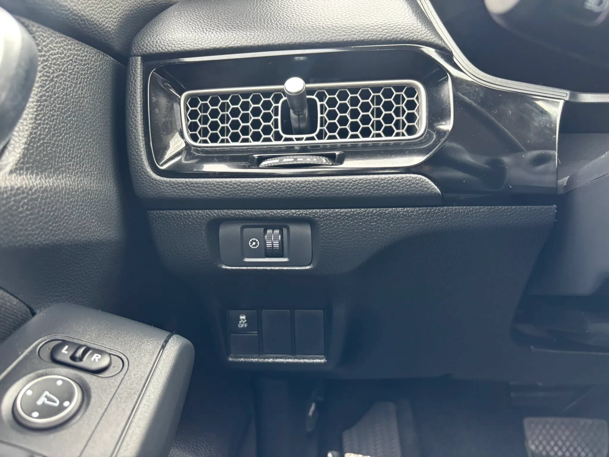 Used 2025 Honda Civic LX image 24