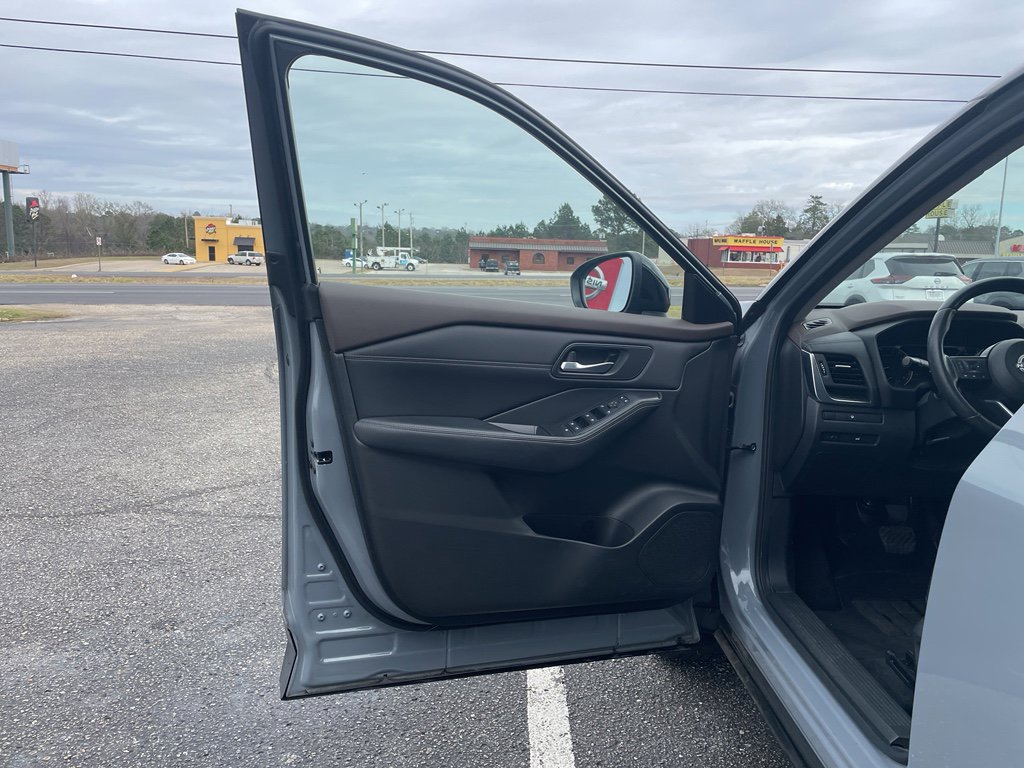 Certified 2023 Nissan Rogue SV w/ SV Premium Package image 8