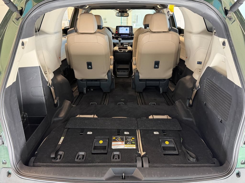 Used 2024 Toyota Sienna XLE FWD image 34