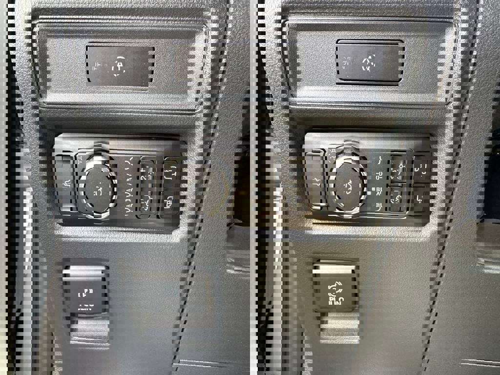 New 2025 Ford F150 XLT w/ Equipment Group 302A MID image 52