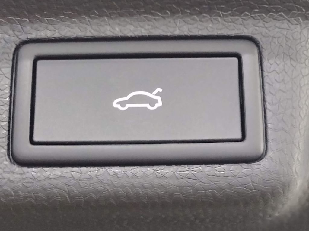 New 2025 Volkswagen ID. Buzz 1st Edition image 23