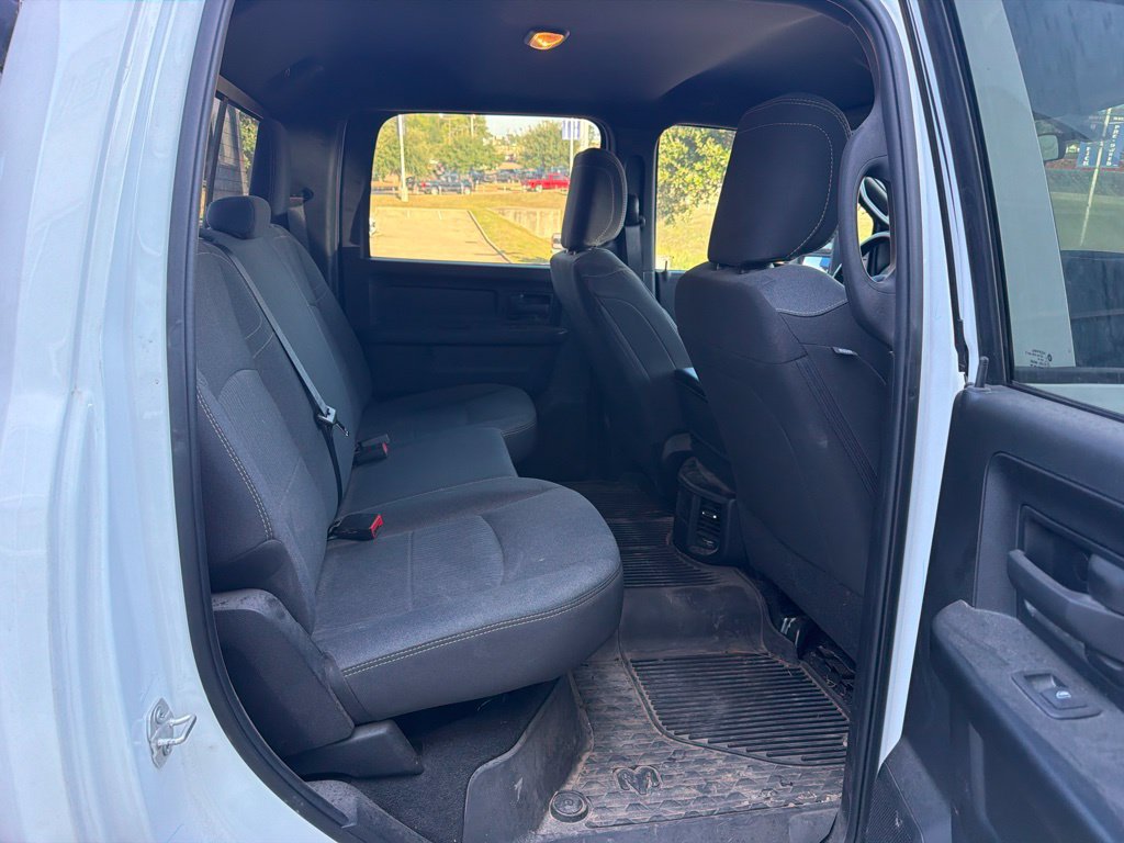 Used 2024 RAM 3500 Tradesman w/ Chrome Appearance Group AWD/4WD image 10