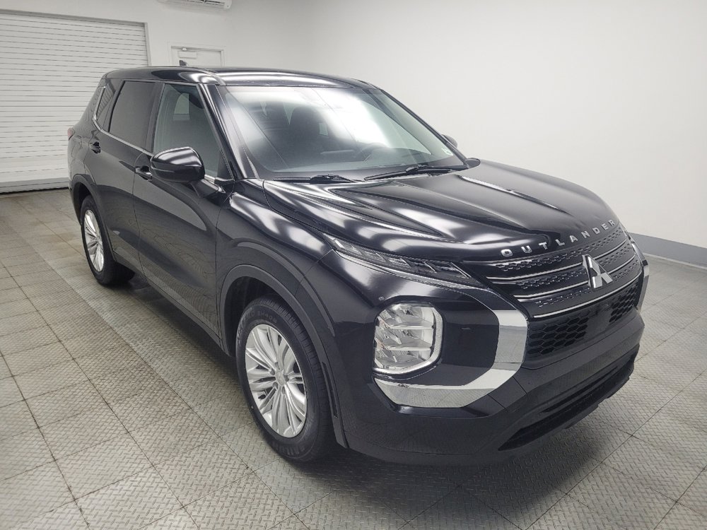 Used 2023 Mitsubishi Outlander ES image 13