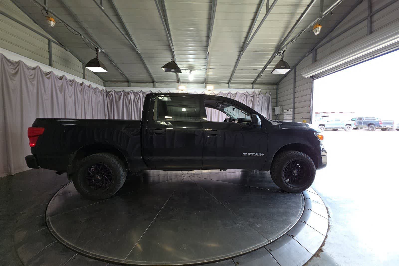 Used 2021 Nissan Titan S w/ S Utility Package RWD image 9