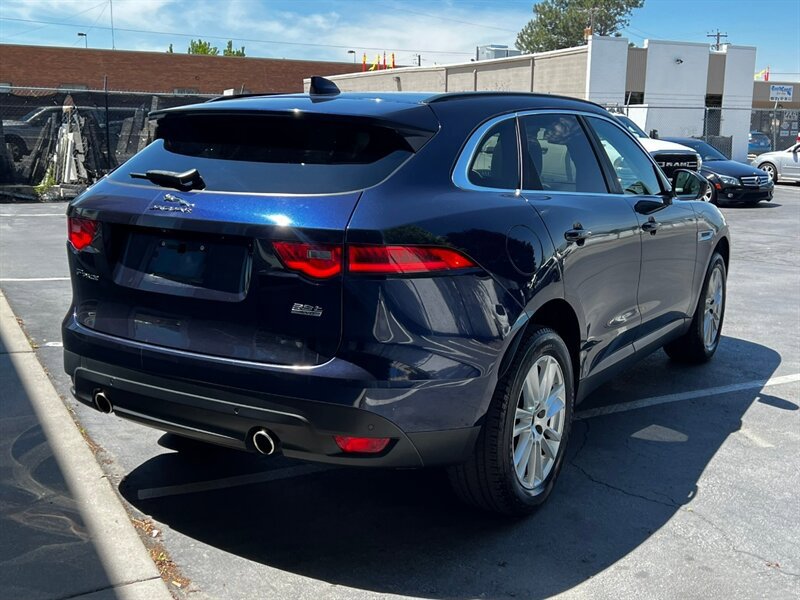 Used 2017 Jaguar F-PACE Prestige AWD/4WD image 7