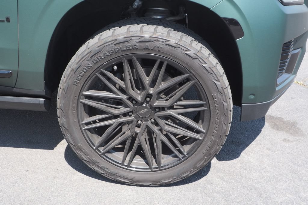 Used 2024 GMC Yukon XL Denali Ultimate AWD/4WD image 10