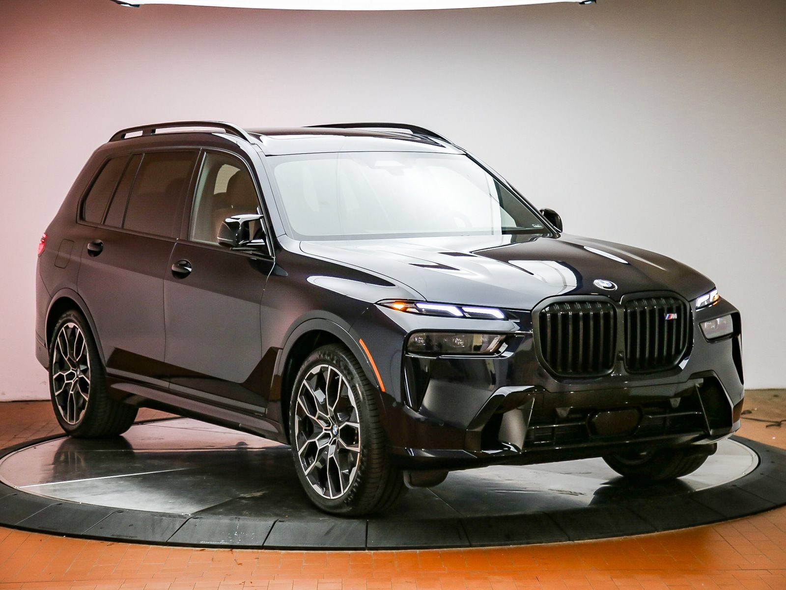 Used 2025 BMW X7 M60i AWD/4WD image 6