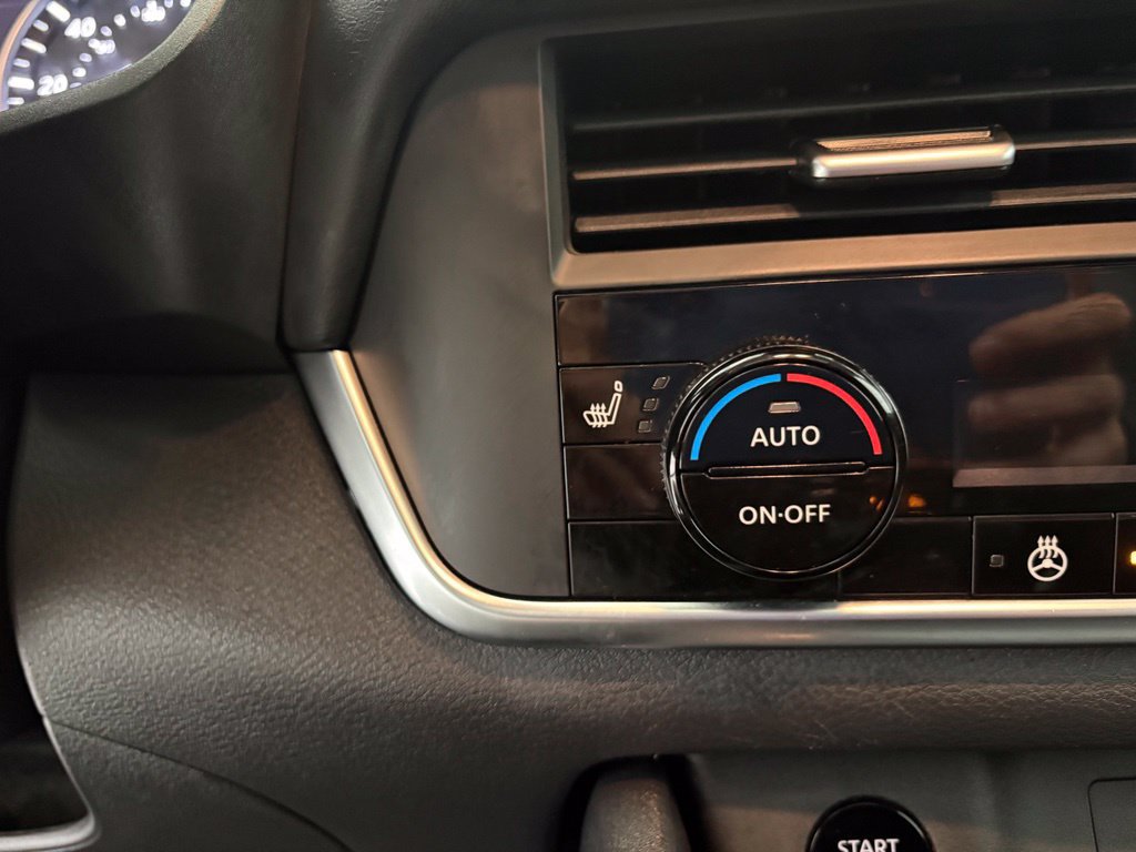 Used 2024 Nissan Rogue SV w/ SV Premium Package FWD image 10