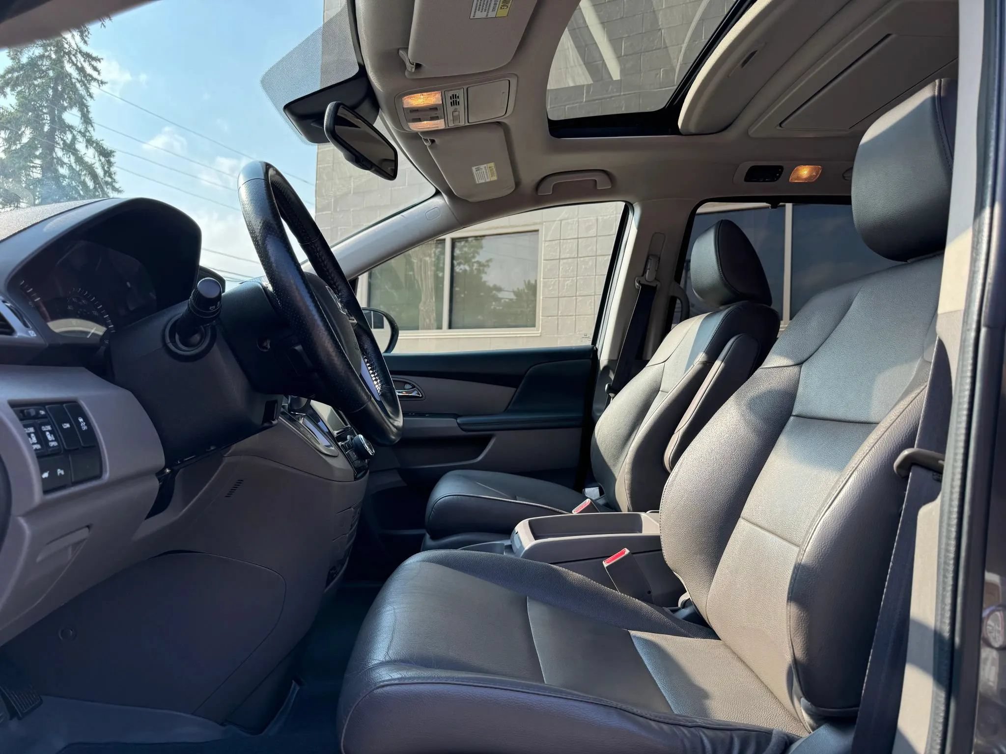Used 2014 Honda Odyssey Touring image 18