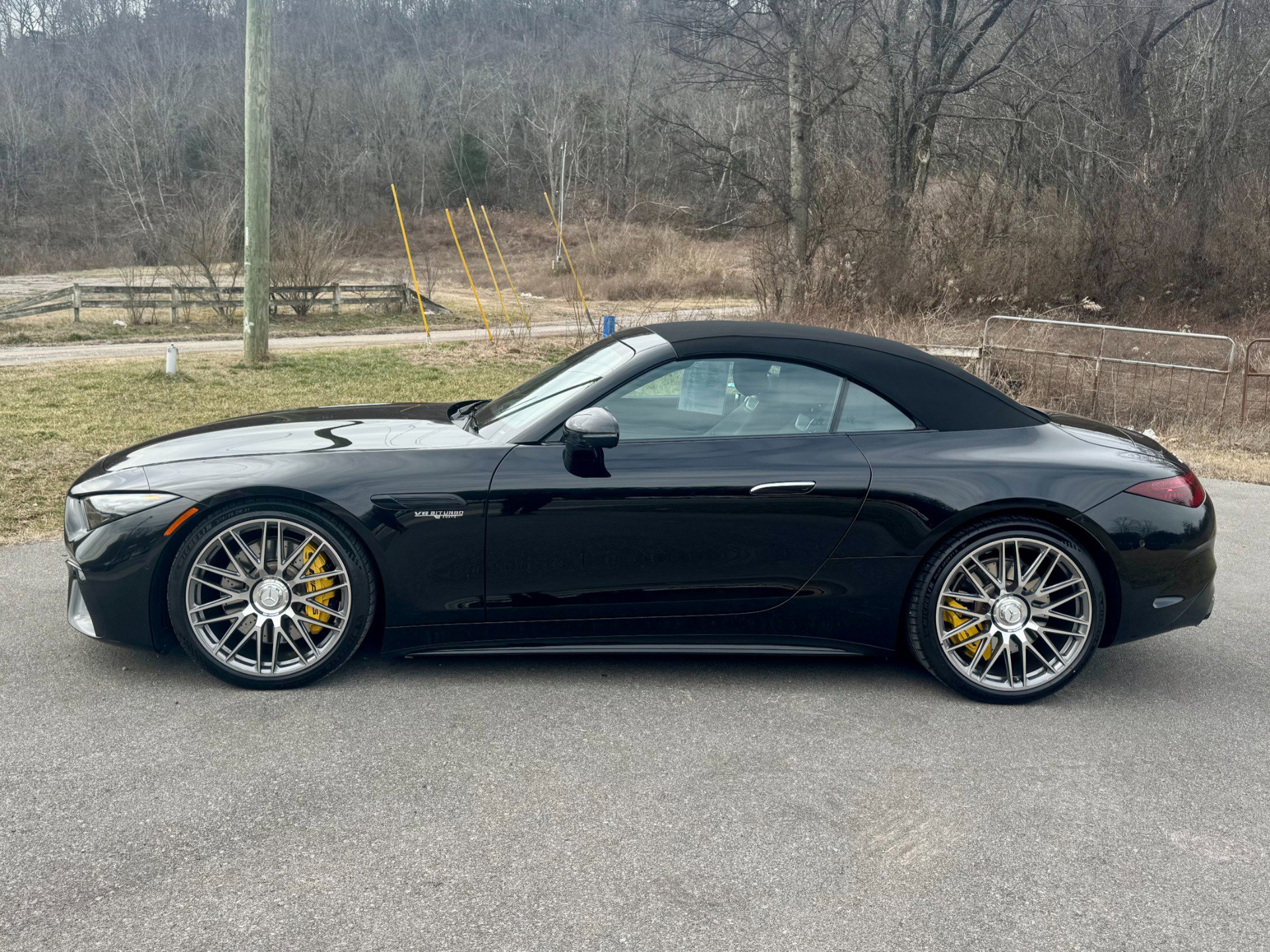 Used 2022 Mercedes-Benz SL 63 AMG 4MATIC w/ Driver Assistance Package image 6