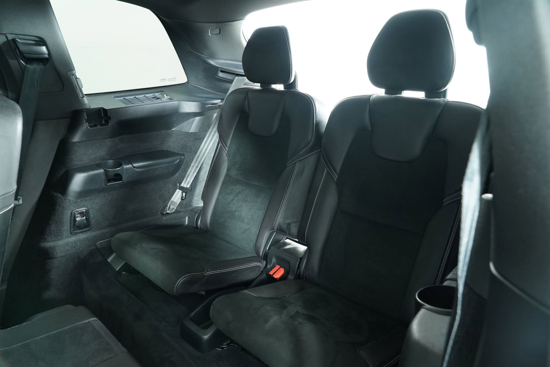 Used 2016 Volvo XC90 T6 R-Design w/ Protection Package Plus image 44