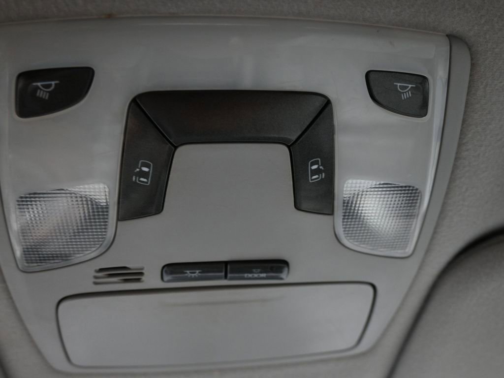 Used 2012 Toyota Sienna LE w/ Towing Pkg image 23