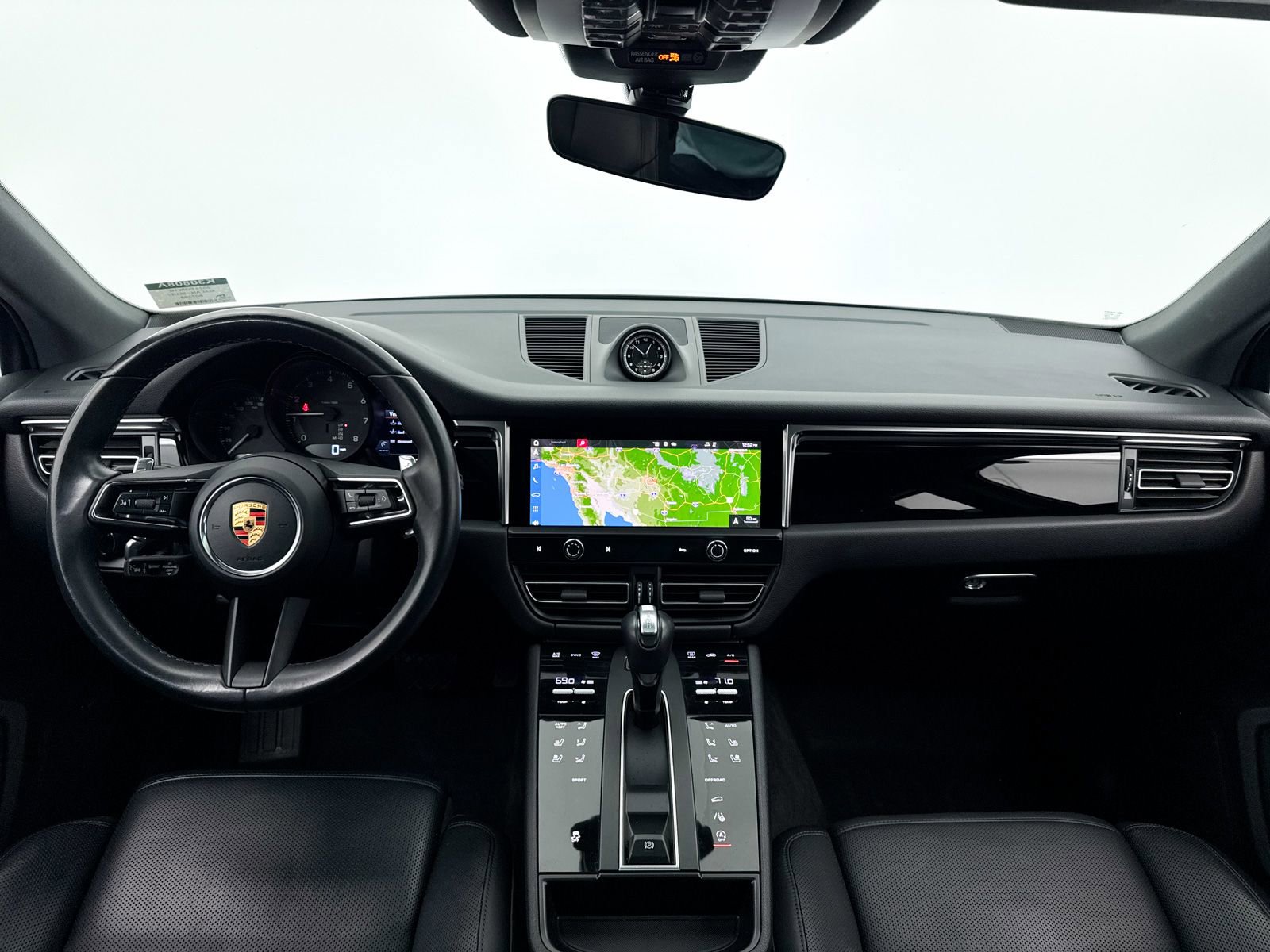 Used 2024 Porsche Macan AWD/4WD image 20