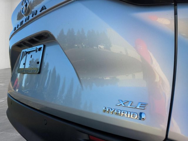 Used 2022 Toyota Sienna XLE AWD/4WD image 10