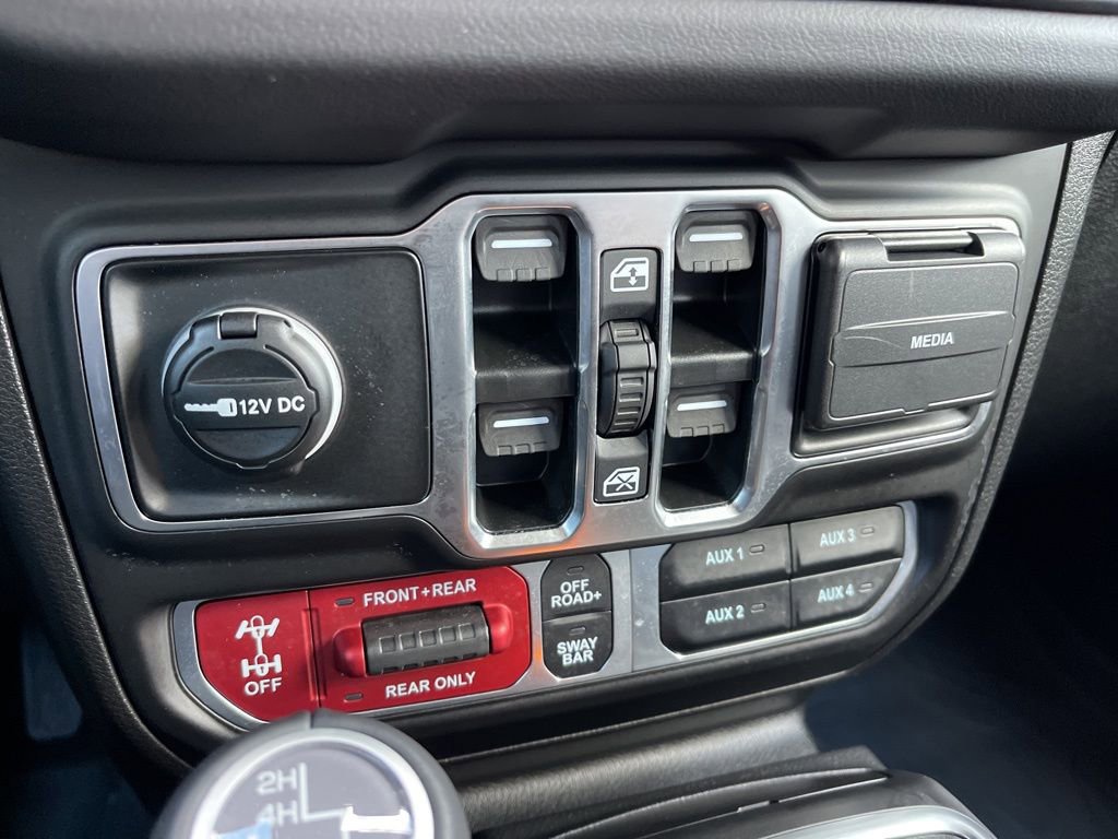 Used 2025 Jeep Gladiator Rubicon w/ Convenience Group image 13