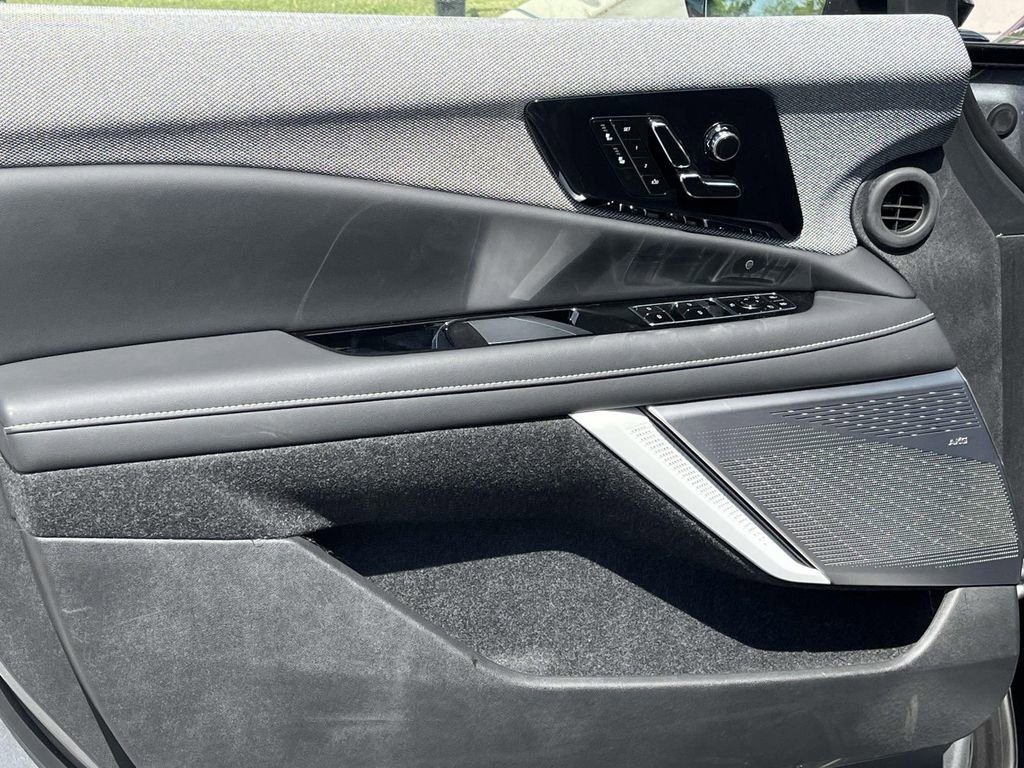 New 2025 Cadillac Optiq Sport 1 image 22