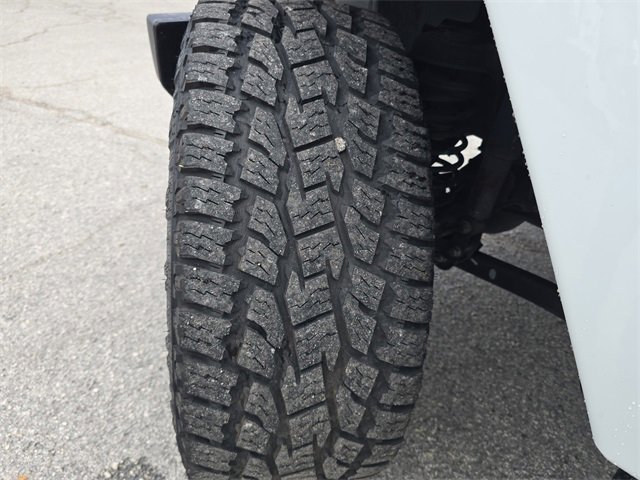 Used 2017 Jeep Wrangler Unlimited Sahara w/ Connectivity Group image 27