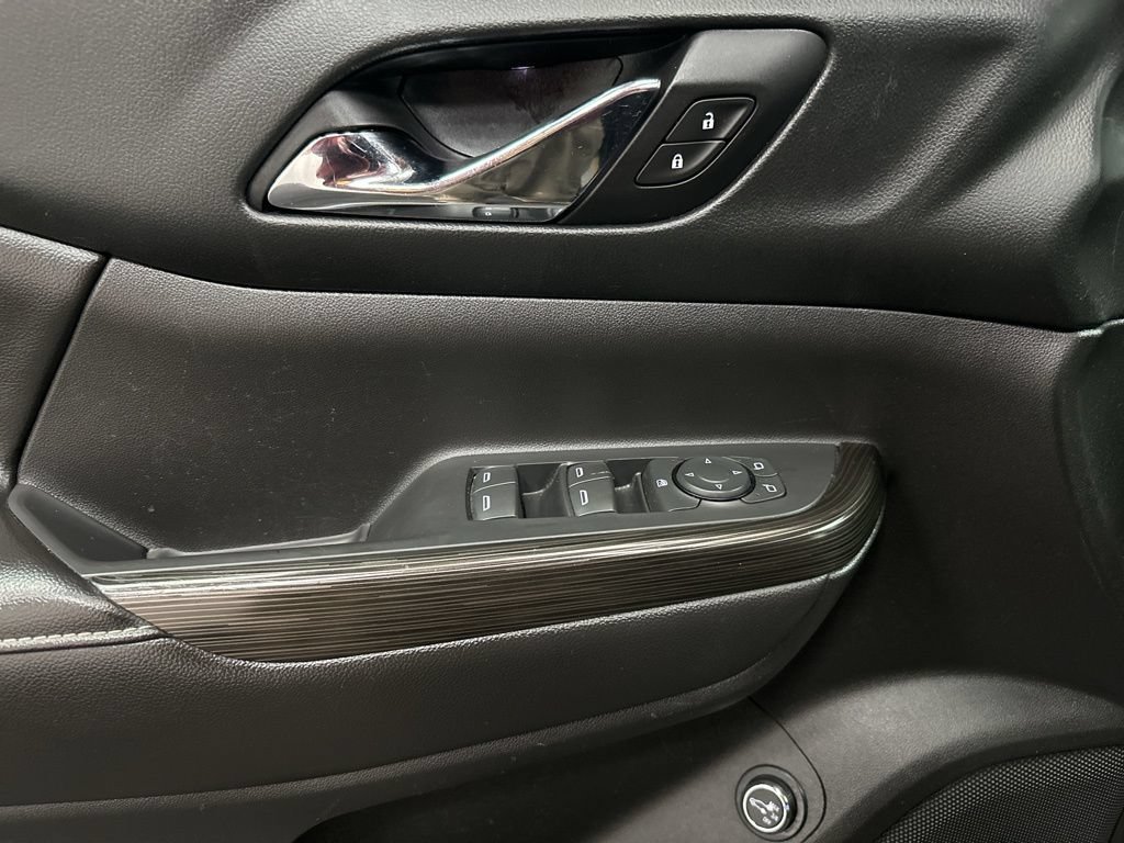 Used 2017 GMC Acadia SLT AWD/4WD image 18