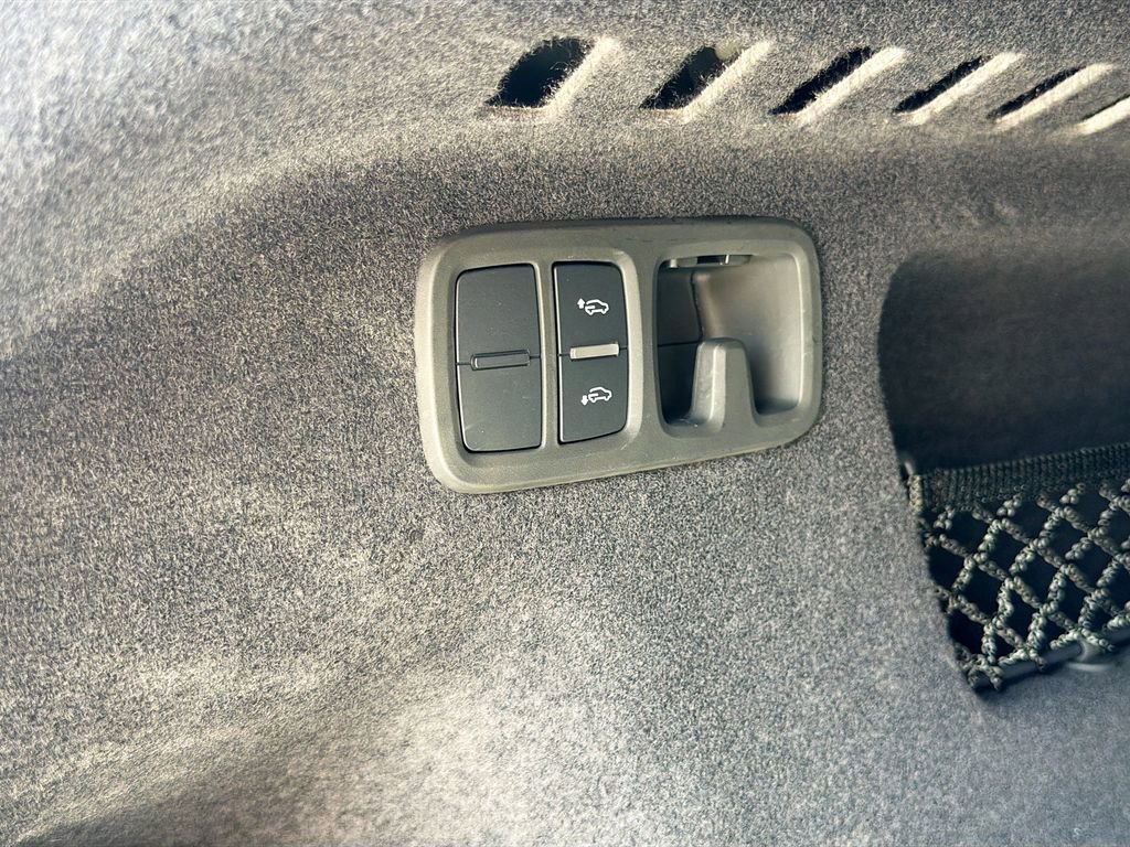 Used 2025 Audi Q8 Prestige image 54
