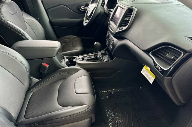 New 2023 Jeep Cherokee Altitude Lux AWD/4WD image 16