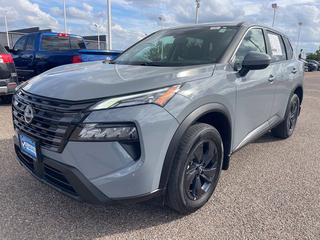 Certified 2026 Nissan Rogue SV FWD image 5