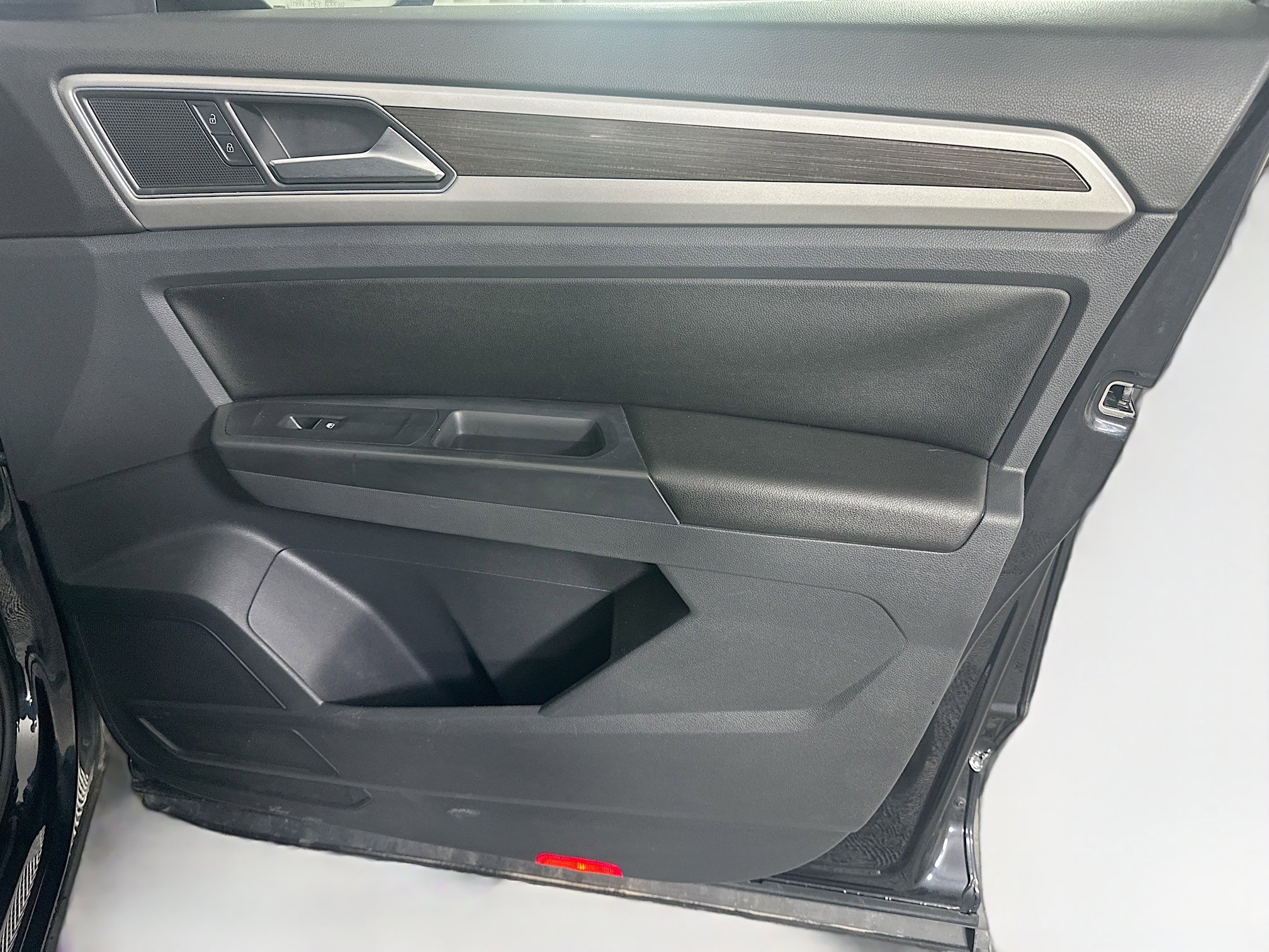 Used 2018 Volkswagen Atlas SEL image 34