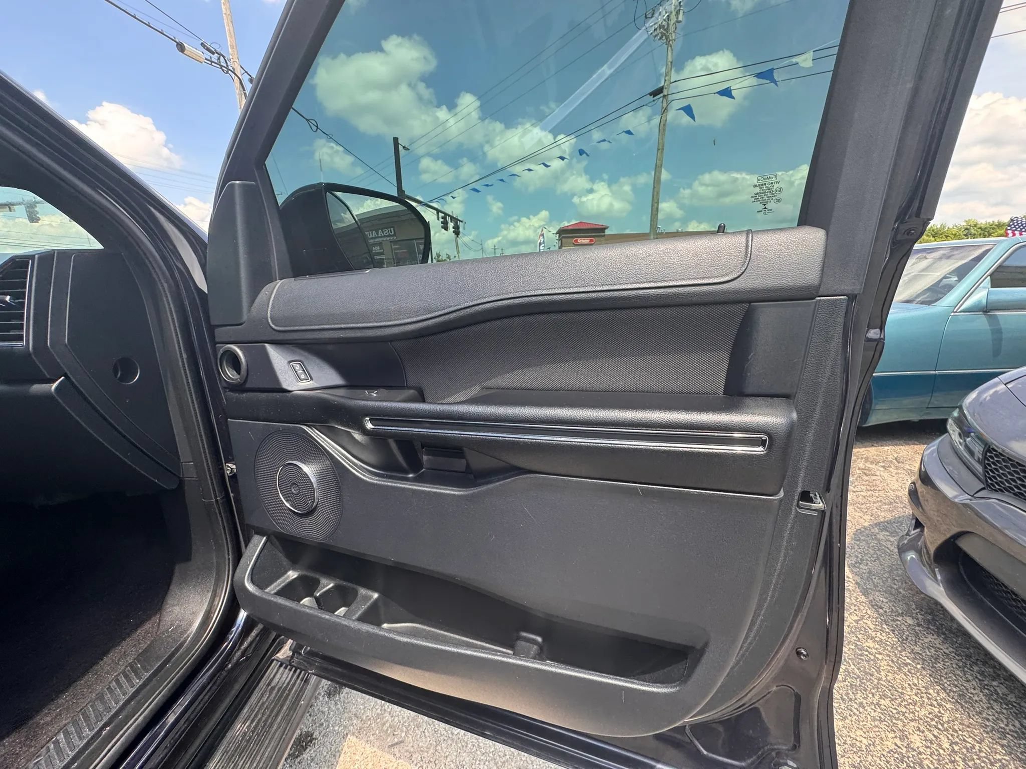 Used 2021 Ford Expedition XL AWD/4WD image 29