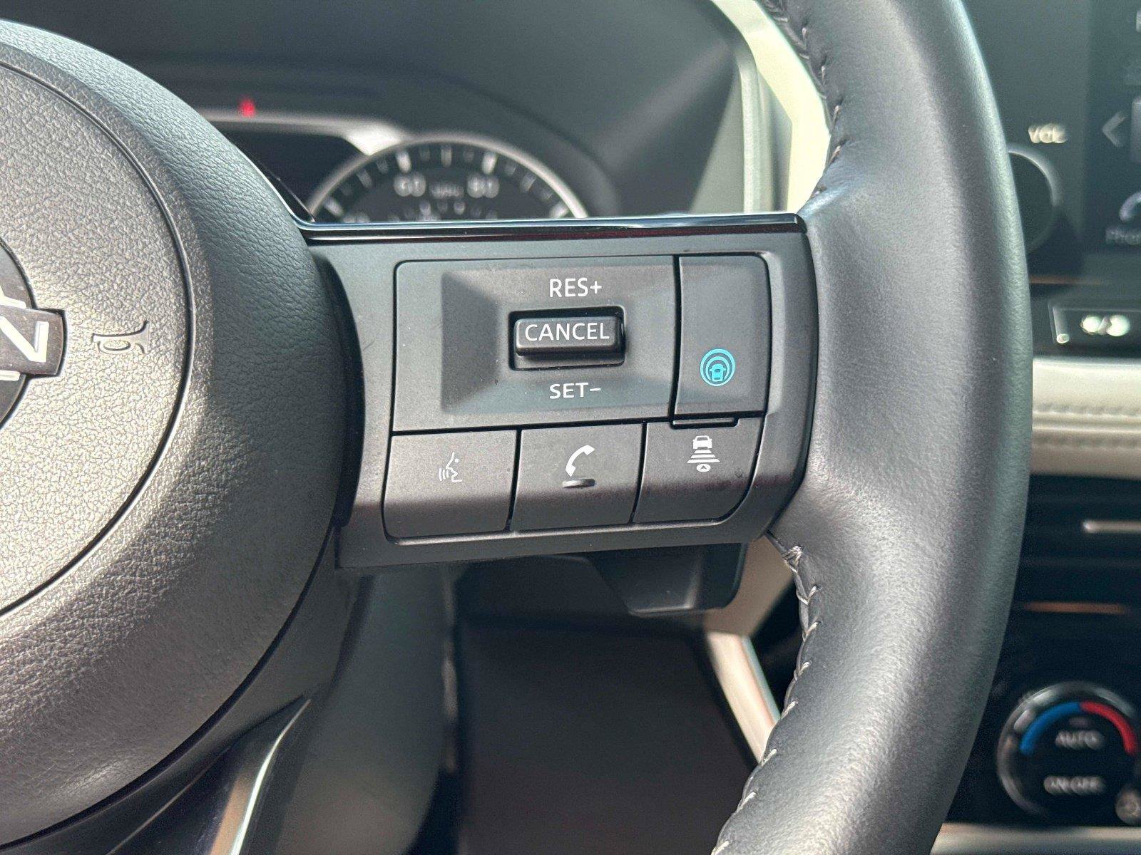 Used 2023 Nissan Rogue SL w/ SL Premium Package FWD image 30