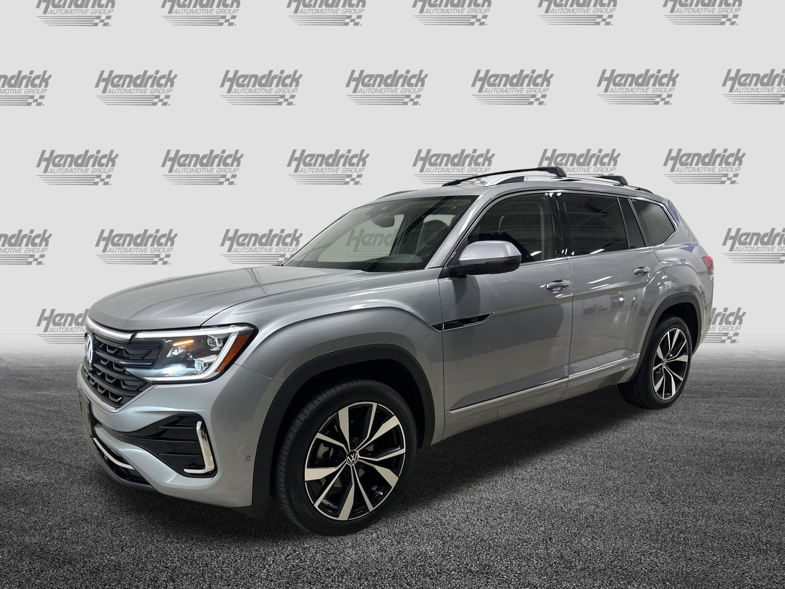 Used 2024 Volkswagen Atlas SEL Premium R-Line AWD/4WD image 5