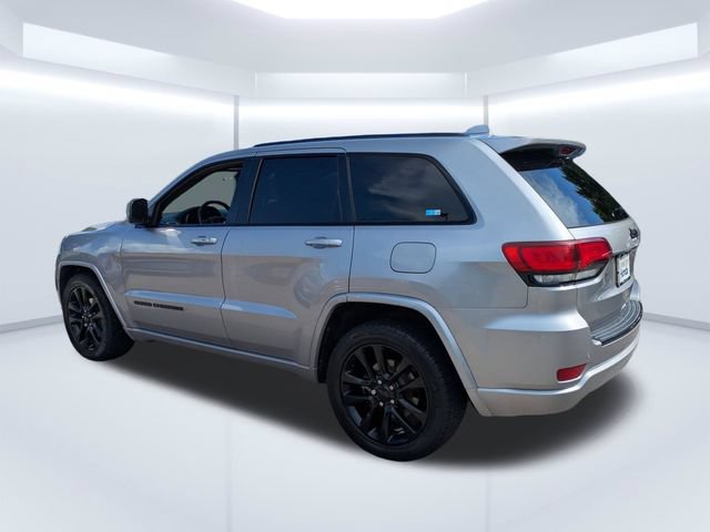 Used 2018 Jeep Grand Cherokee Altitude RWD image 6